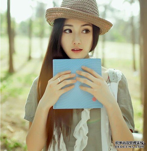 大光圈拍萌妹纸